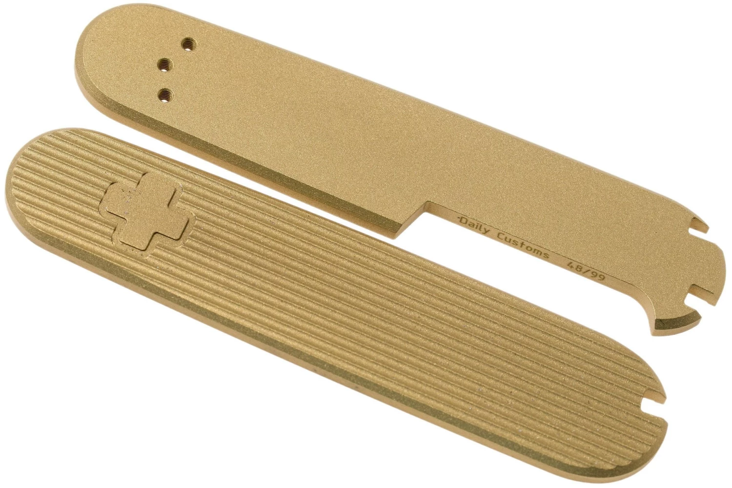 Daily Customs 91.2+ Labyrinth Pattern, Brass P10009003 Cachas Victorinox