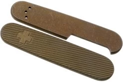 Daily Customs 91.2 35 Angle Pattern, Rusty Titanium P10009396 Cachas Victorinox